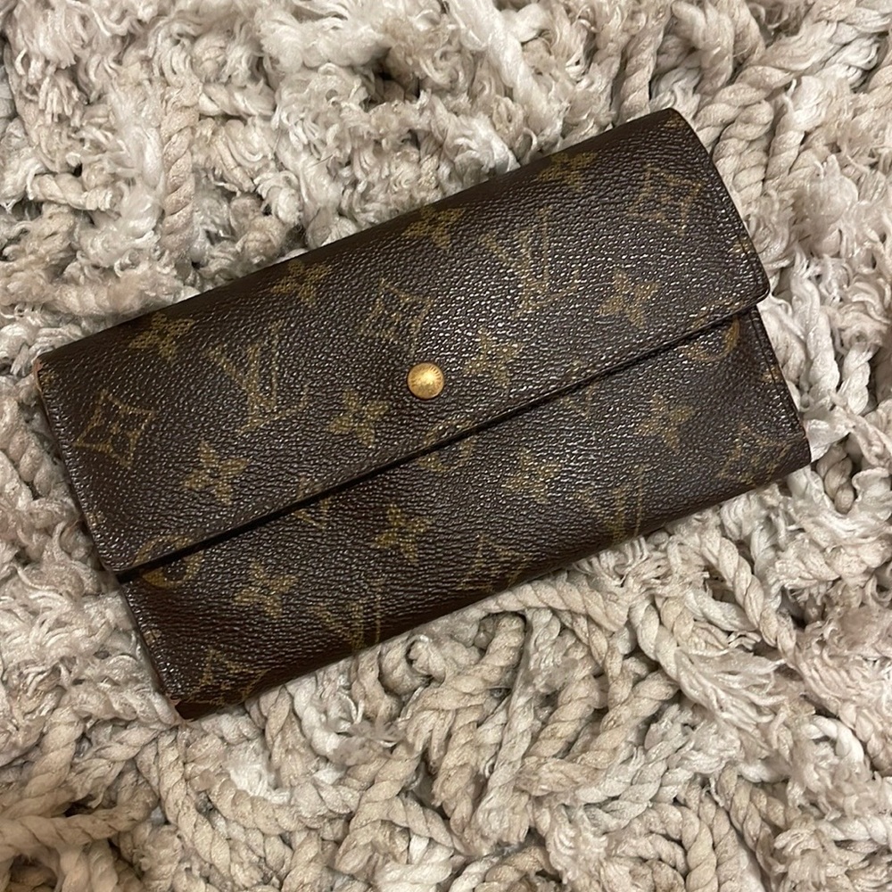 Authentic LOUIS VUITTON Porto Tresor International Trifold Wallet